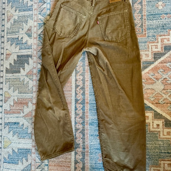 Women’s Baggy Dad Corduroy Levi’s Pants - Picture 3 of 4